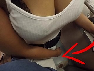 Nieznana blondynka Mamuśka z dużymi cycki zaczęła dotykać mojego kutasa w metrze! Nazywa się with reference to tkaniną seks?